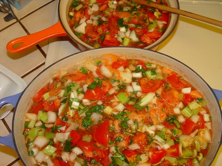 tn_2012 Recipe Tomato Soup 008.jpg (900x675; 110110 bytes)